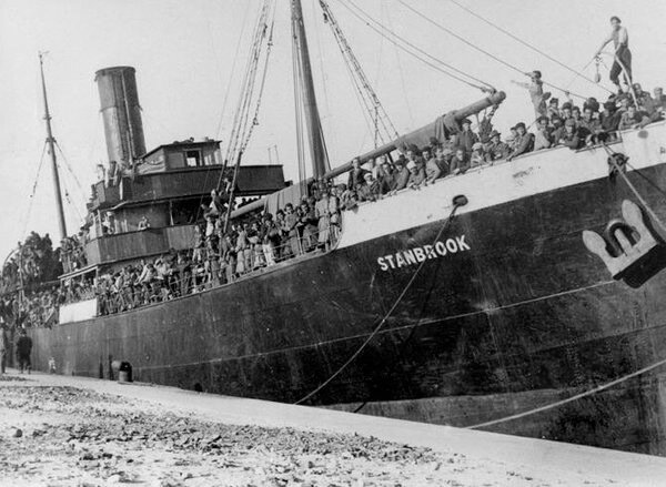 Refugiados españoles a bordo del ‘Stanbrook’ huyendo hacia Argelia en 1939. Fuente: Archivo fotográfico Ministerio del Interior. España. 2018