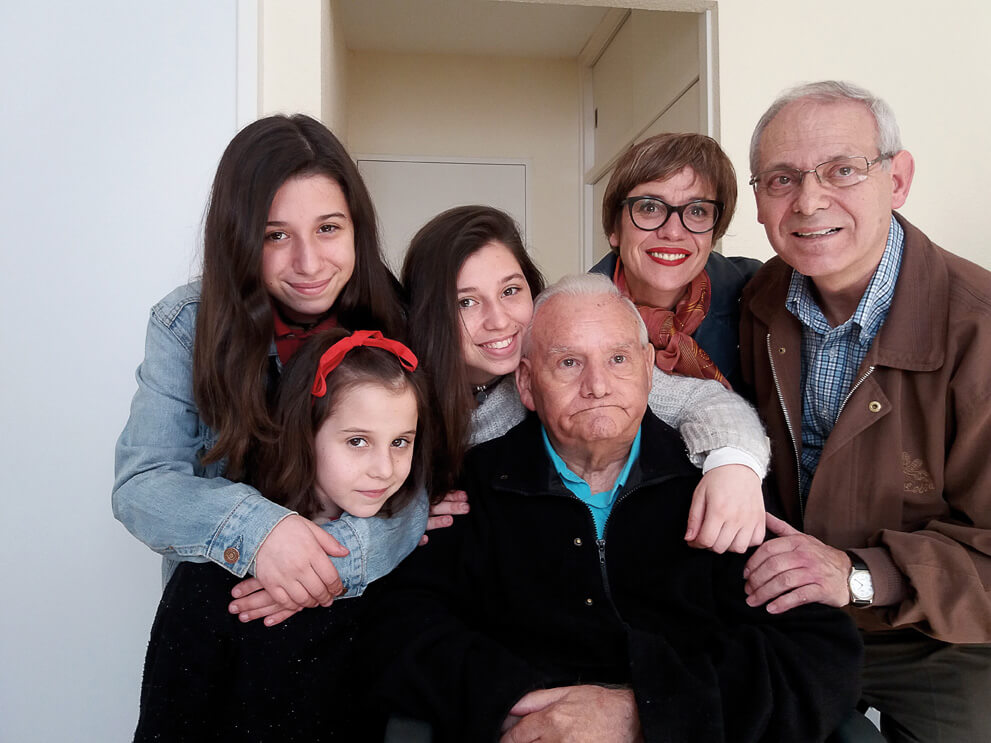 Mar, sus hijas y Ángel con Abelardo en última etapa
