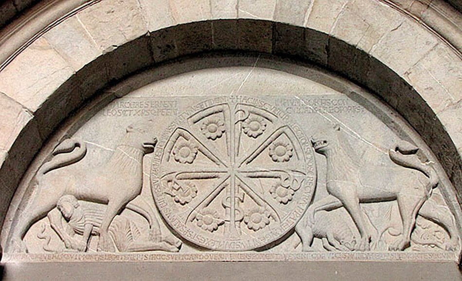 Crismón de la catedral de Jaca