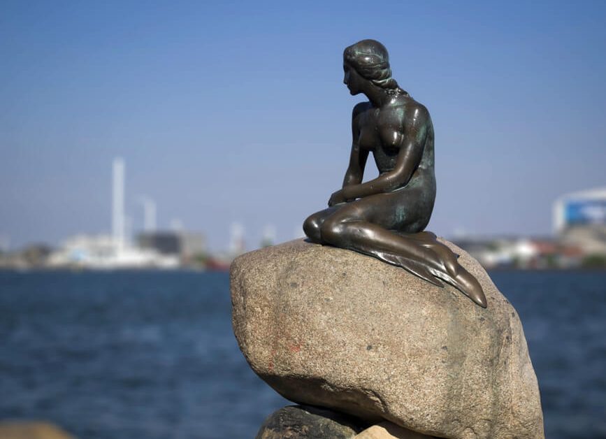 La sirenita de Copenhague, de EdVard Eriksen, foto: Brando