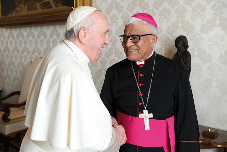 Papa Francisco con Mons. Cabrejo