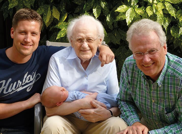 Ancianos y jóvenes