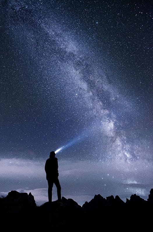 Contemplando el firmamento. Foto: Stefan Stefancik.