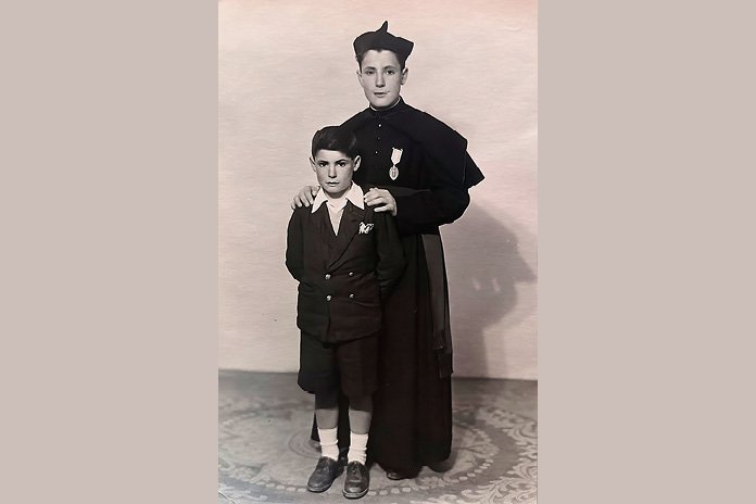Emiliano Manso y Julián Manso, durante el segundo año de seminario en Comillas cuando Emiliano tenía 14 años.