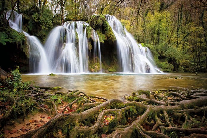 Nacimiento de un río como símbolo del surgimiento de una nueva cristiandad