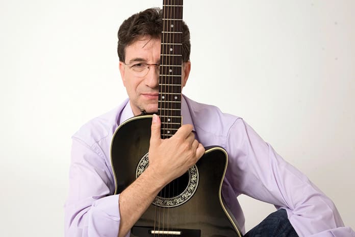 Rogelio Cabado Murillo, compositor y músico católico español autor de 26 discos y más de 400 canciones al servicio de la evangelización y la solidaridad