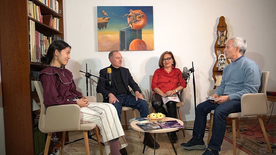 José Luis Cañas, Sisi Cano y Ester Tsai durante la charla sobre rehumanización en el podcast Hágase Estar